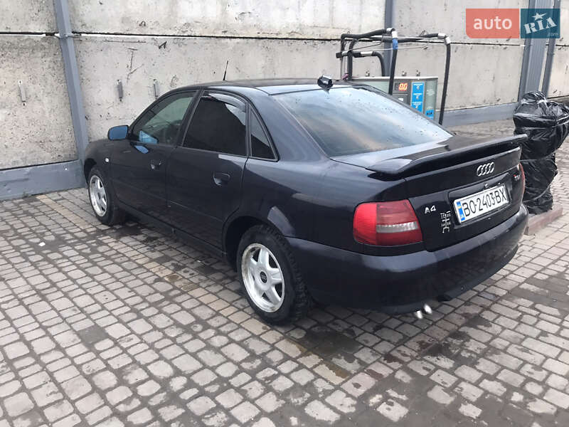Седан Audi A4 2000 в Теофіполі
