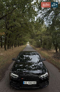 Седан Audi A4 2014 в Дніпрі