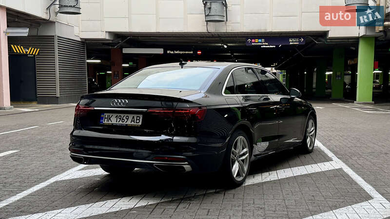 Седан Audi A4 2019 в Вараше