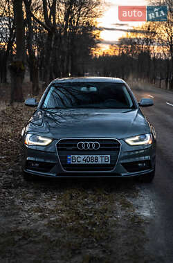 Седан Audi A4 2012 в Львове