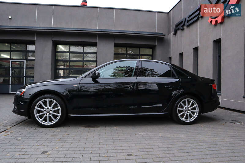 Седан Audi A4 2015 в Львове