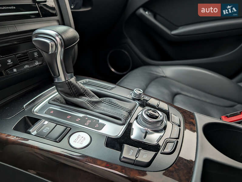 Седан Audi A4 2015 в Львове