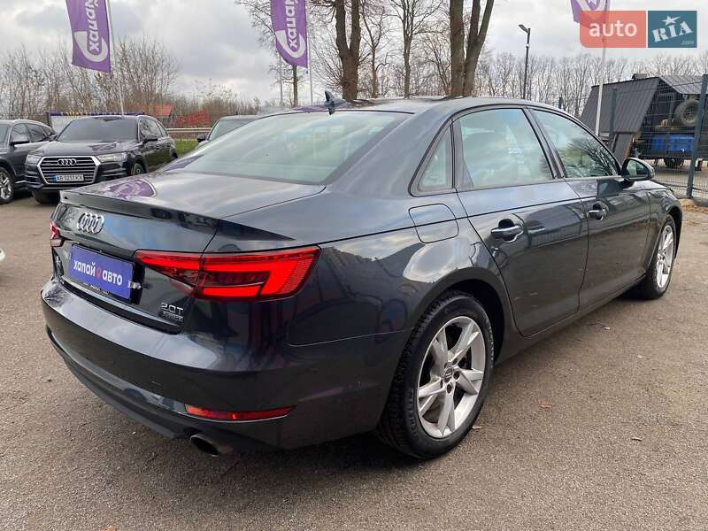 Седан Audi A4 2017 в Виннице