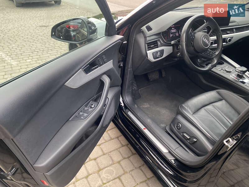 Седан Audi A4 2017 в Самборі