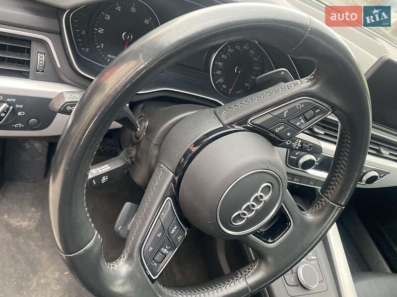 Седан Audi A4 2017 в Самборі