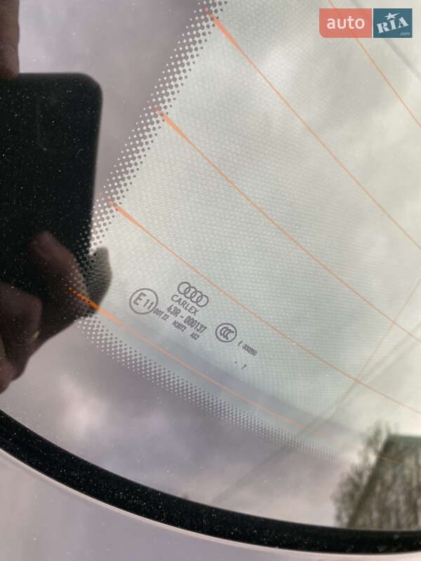 Седан Audi A4 2017 в Самборі