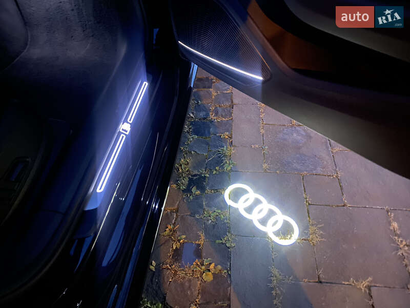 Седан Audi A4 2017 в Самборі