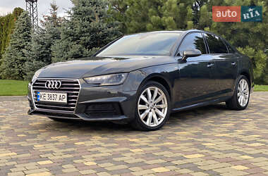 Седан Audi A4 2018 в Дніпрі