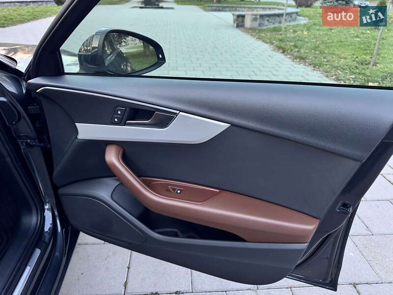 Седан Audi A4 2019 в Виннице