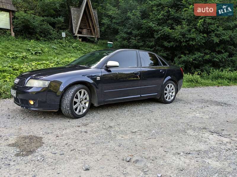 Седан Audi A4 2002 в Рахове