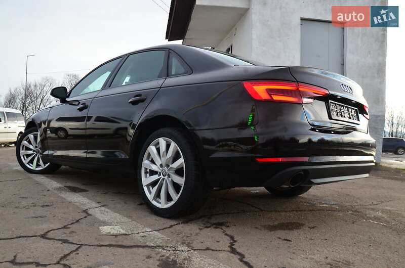Седан Audi A4 2017 в Дрогобыче