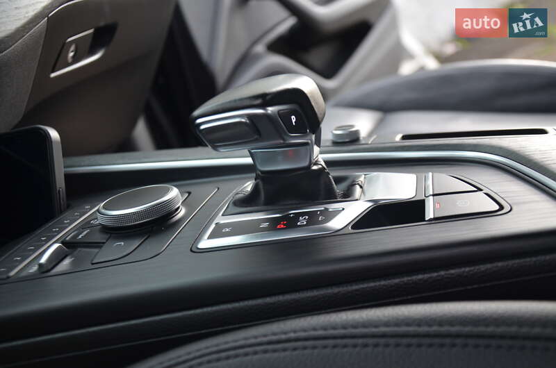 Седан Audi A4 2017 в Дрогобыче