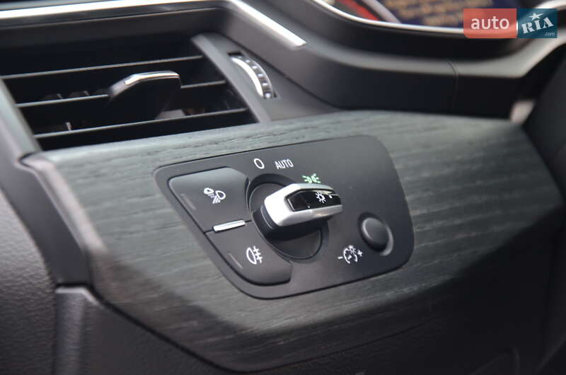 Седан Audi A4 2017 в Дрогобыче