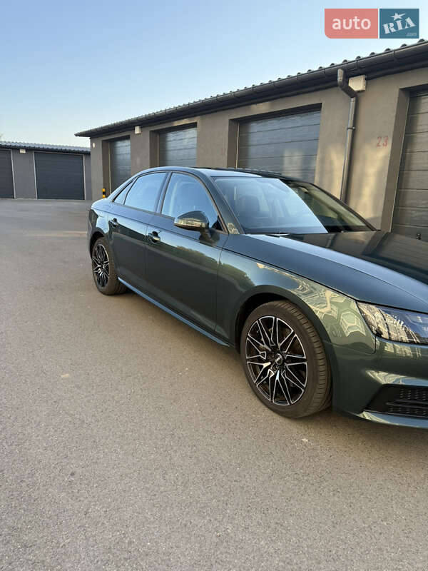 Седан Audi A4 2016 в Чернігові