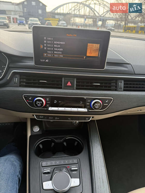 Седан Audi A4 2017 в Киеве