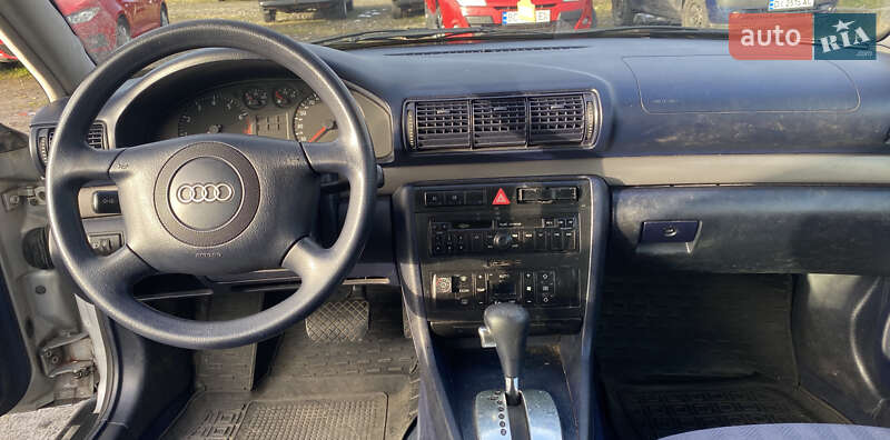 Седан Audi A4 1999 в Львові