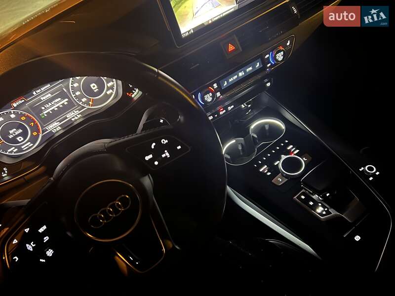 Седан Audi A4 2018 в Харкові