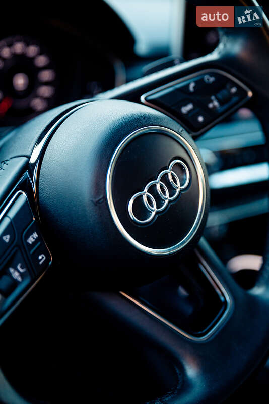 Седан Audi A4 2018 в Харкові