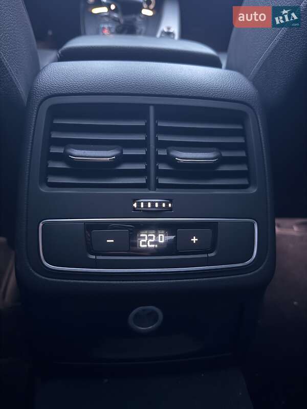 Седан Audi A4 2016 в Стрию