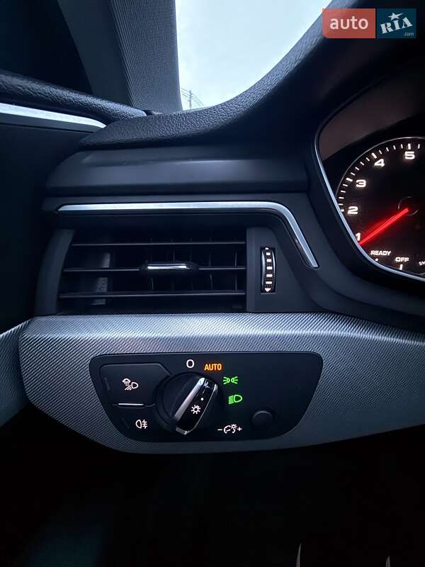 Седан Audi A4 2016 в Стрию