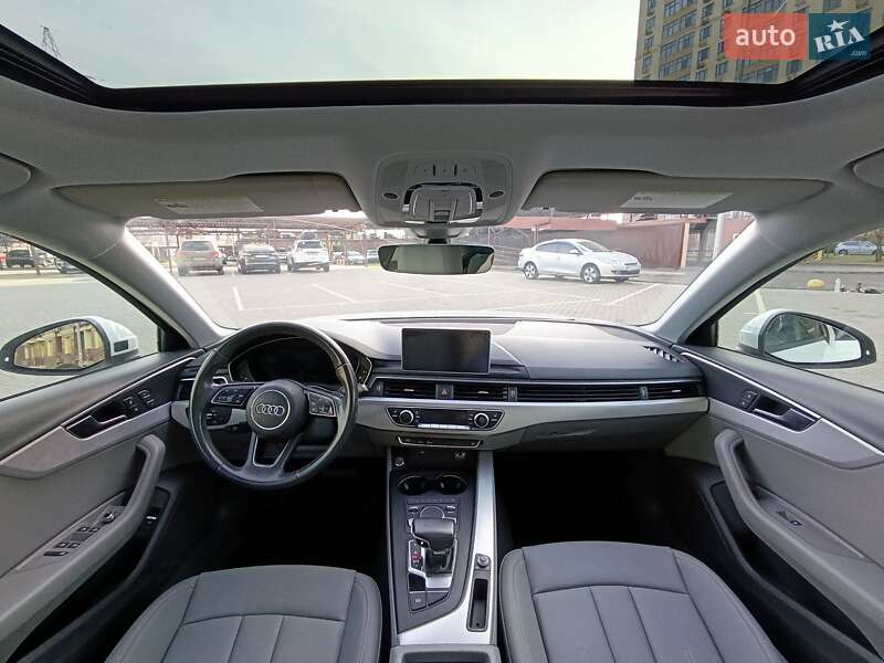 Седан Audi A4 2018 в Одесі