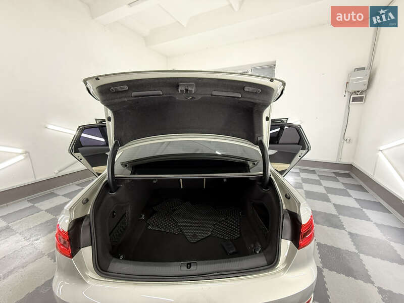 Седан Audi A4 2017 в Трускавці