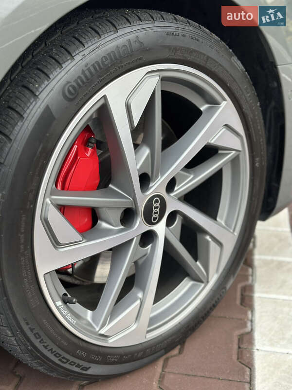 Седан Audi A4 2023 в Киеве