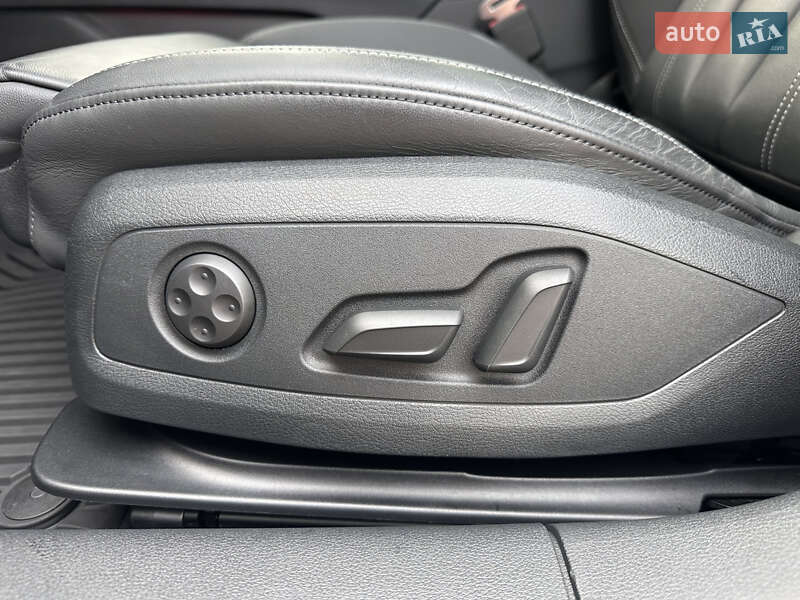 Седан Audi A4 2023 в Киеве