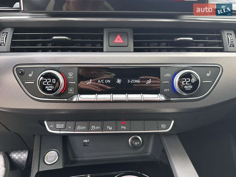 Седан Audi A4 2023 в Киеве