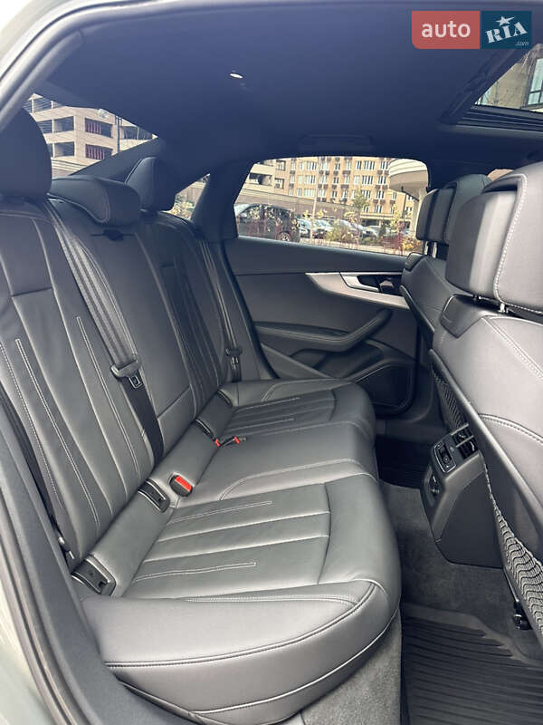 Седан Audi A4 2023 в Киеве