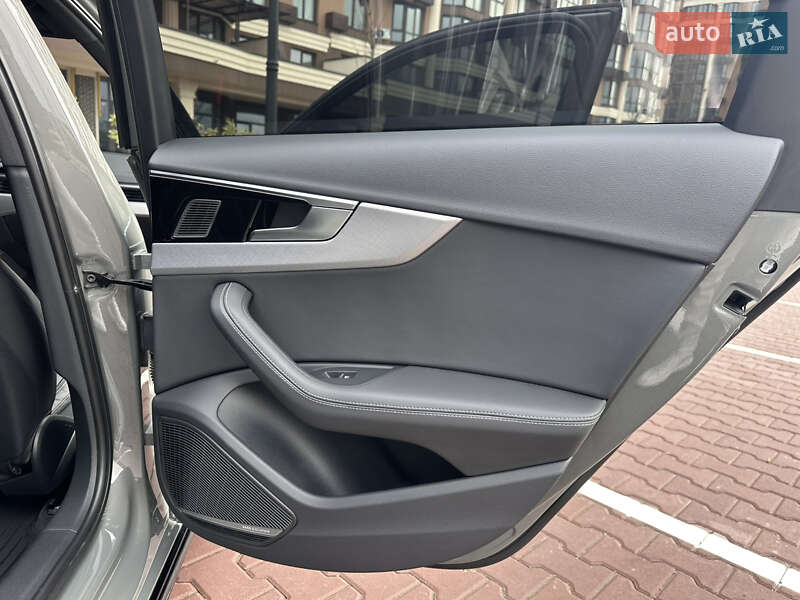 Седан Audi A4 2023 в Киеве