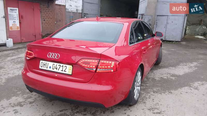 Седан Audi A4 2012 в Тернополе