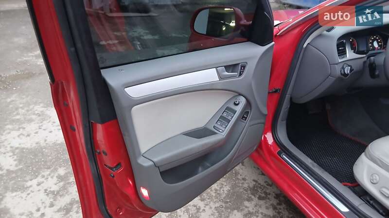 Седан Audi A4 2012 в Тернополе