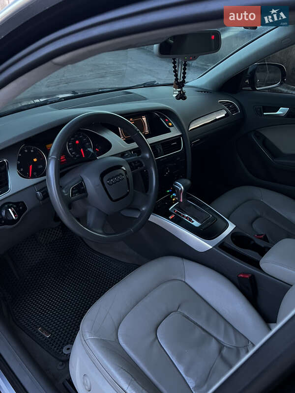 Седан Audi A4 2010 в Каменском