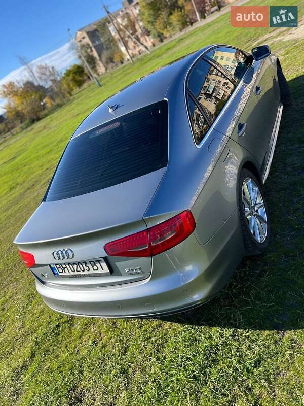 Седан Audi A4 2015 в Одесі