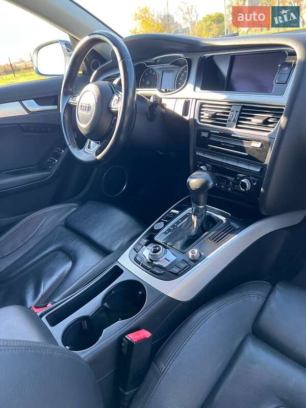 Седан Audi A4 2015 в Одесі