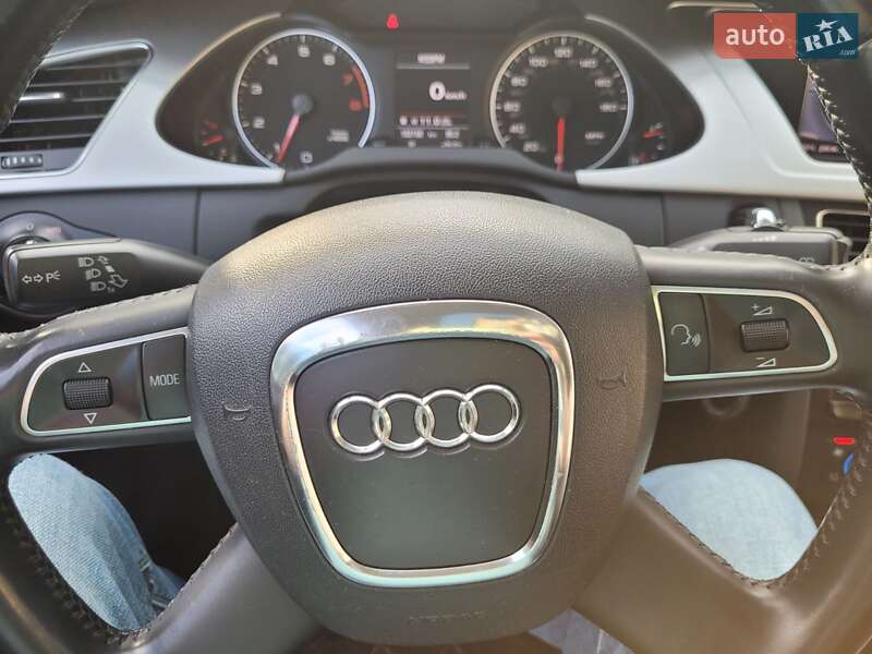 Седан Audi A4 2012 в Киеве