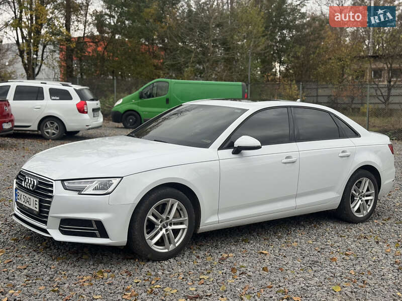 Седан Audi A4 2016 в Хмельницком
