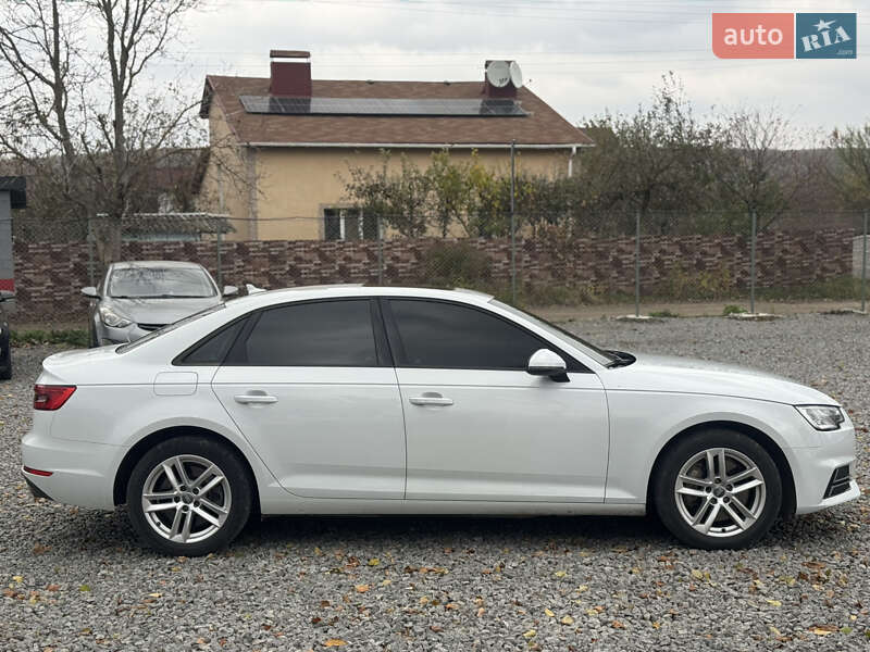 Седан Audi A4 2016 в Хмельницком