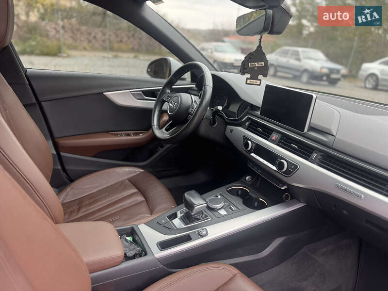 Седан Audi A4 2016 в Хмельницком