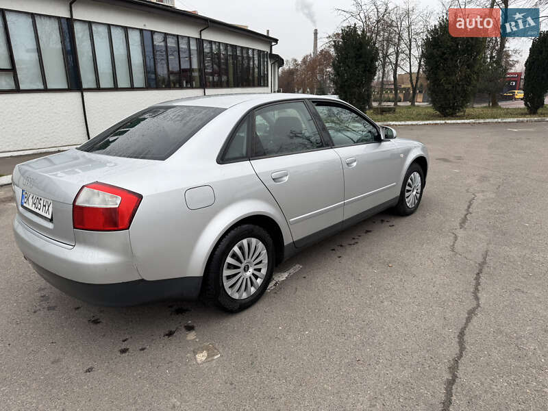 Седан Audi A4 2001 в Рівному