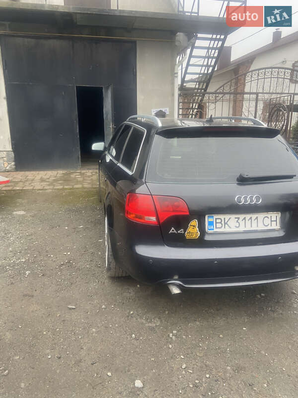 Седан Audi A4 2005 в Корце