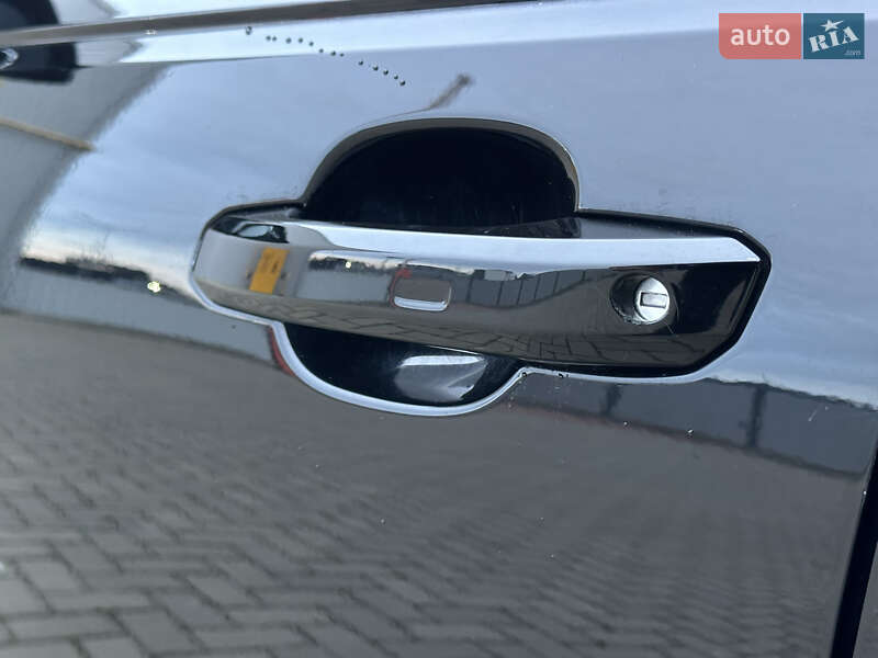 Седан Audi A4 2018 в Мукачево