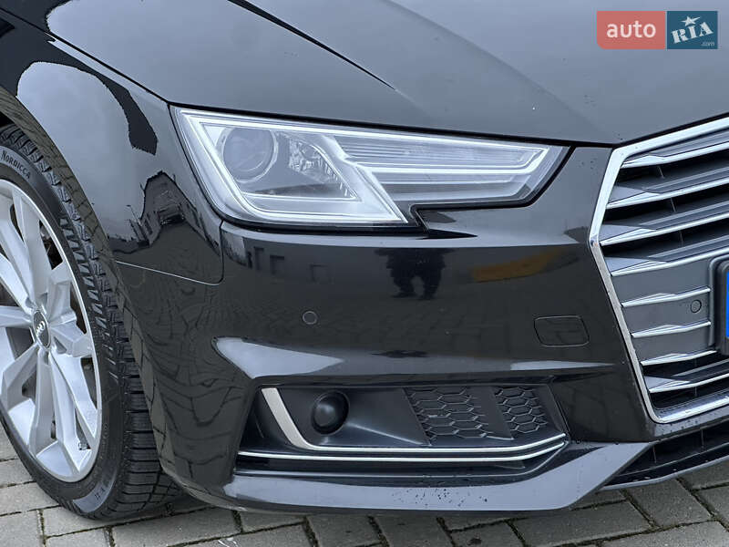 Седан Audi A4 2018 в Мукачево