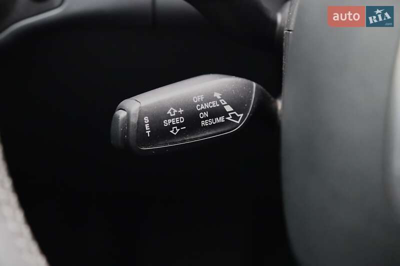 Седан Audi A4 2013 в Києві