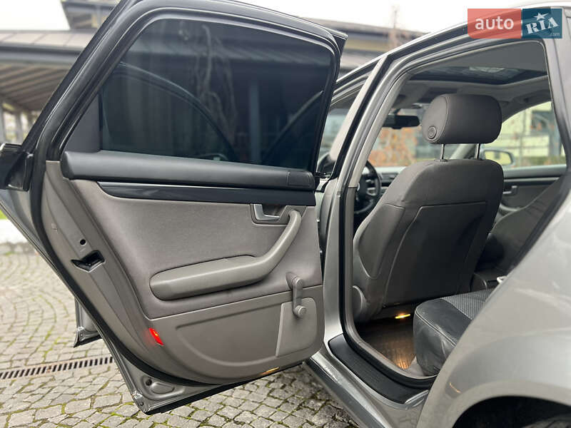 Седан Audi A4 2003 в Жовкві