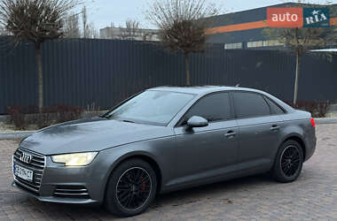 Седан Audi A4 2016 в Киеве