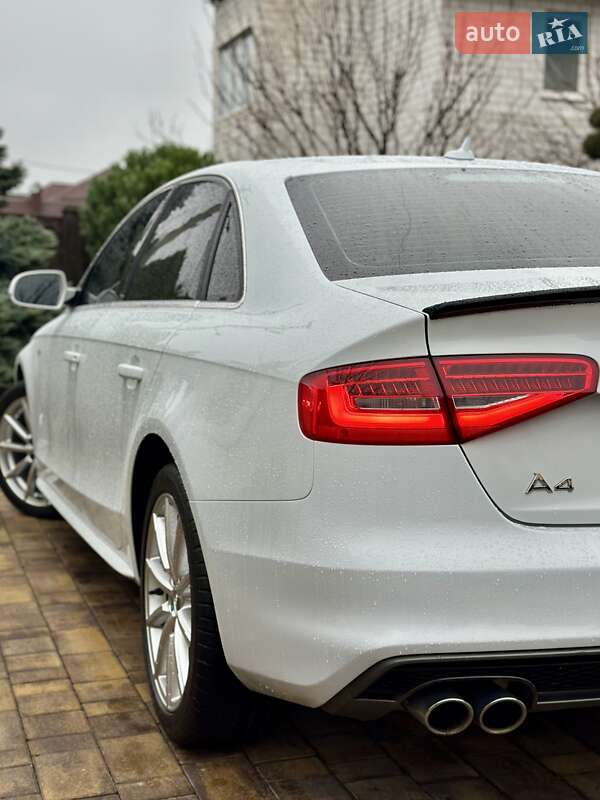 Седан Audi A4 2015 в Вінниці