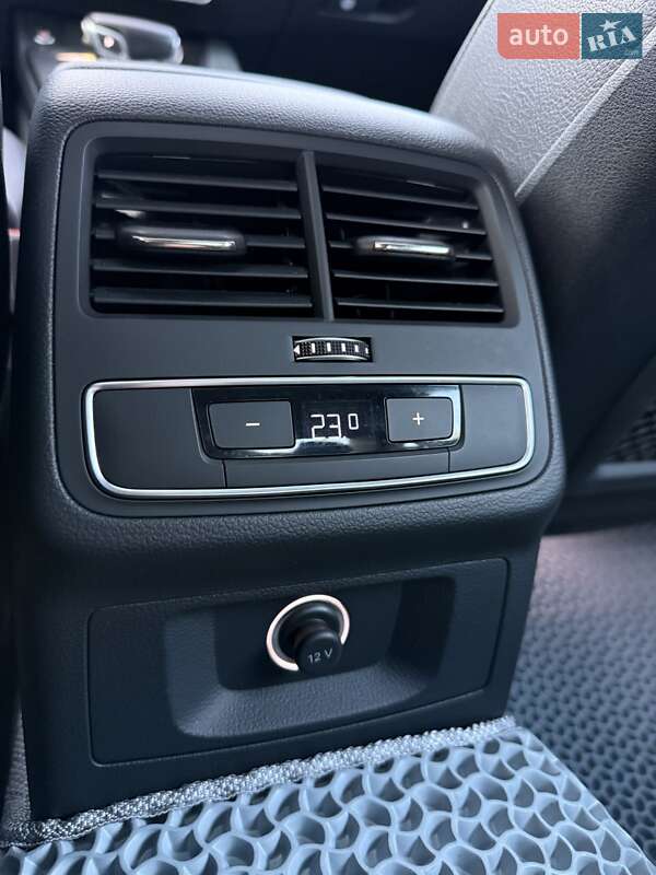 Седан Audi A4 2016 в Сумах