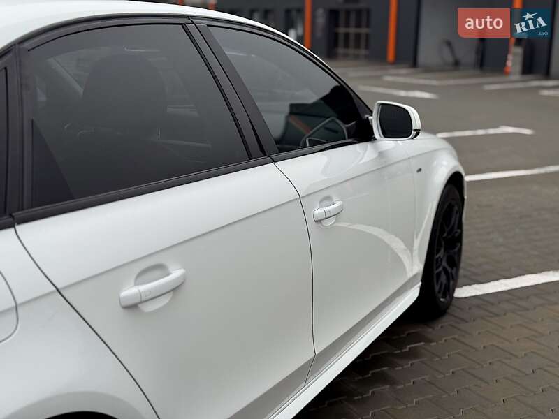 Седан Audi A4 2013 в Виннице